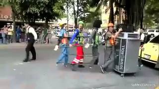 ▶ Es buenisimo ARTISTA CALLEJERO BAILANDO   YouTube 360p]