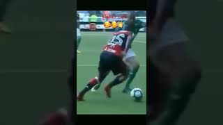 ما يسمى بالقنطرة في كرة القدم🤣🤣⚽️👉#chorts #ضحكة