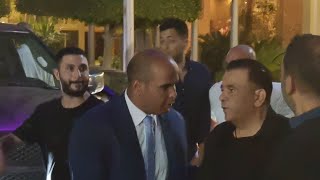 عاوزه يرجعلي .. انهيار وبكاء محمد فؤاد في عزاء شقيقه