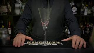 The Cocktail Club. How to make a French 75. Recipe by Chino Márquez.