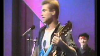 Red Box - 'Lean on Me' live on Wogan,1985