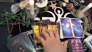 Його таємні думки про вас. Які вони? #тароукраїнською #таро #tarot #хатачарівниці