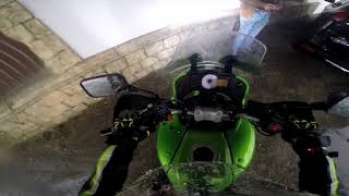 En moto Gran tormenta con granizos a la altura de las Cabezas de San Juan