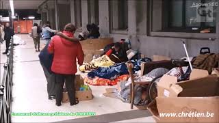 Emmanuel Colbrant président de CHRETIEN. Distribution de repas aux SDF de la gare du midi Bruxelles