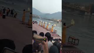 RESHIKESH LIVE EVENING AARTI ❤🤩 || Rishikesh Morning live aarti ❤ #shorts #trending 🔥#subformore