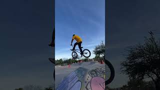 #shortvideo #bmx #reels #youtube #bmxparts #youtubeshorts #bmxpark #slowed