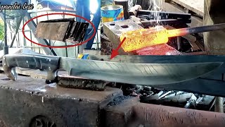 proses pembuatan golok baja  Damascus dengan teknik tradisional