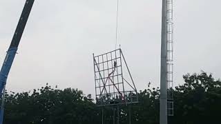 Pemasangan kerangka lampu stadion Tri Sanja - Slawi