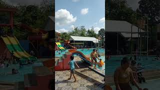 Belajar Berenang Di Water Park (3)