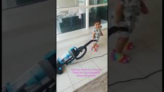 Little hands helping in house chores🤗