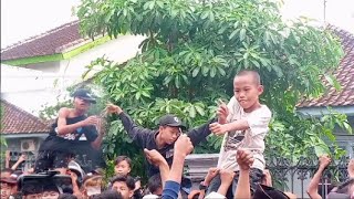 adu joget 😂. jaranan Satrio Blambangan