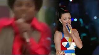 Katy Perry sings with the Jackson 5