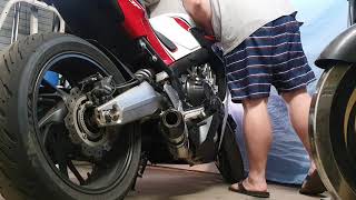 CBR650F stock exhaust vs black widow exaust with baffle removed