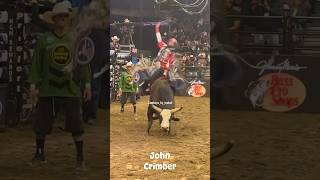 John Crimber rides for 88.25 Points at the PBR Teams event in Brooklyn #cowboys #pbr #rodeo