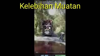 Inilah Akibat Truk Kelebihan Muatan