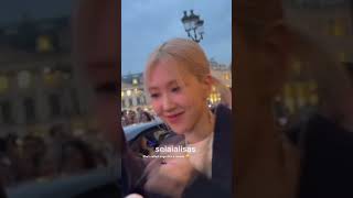 Rosé’s love for her fans in Paris 🫶🏻 #rosé #blackpink