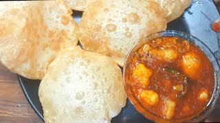 Halwai style Aloo ki sabzi aur puri |How to make Aloo puri by faiza food recipes.