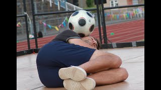 Stephen Gray freestyle football tutorial 2 - the twister!