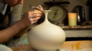 Throwing a Round Bellied Vase with Flared Top - Matt Horne Pottery