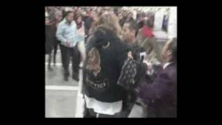 Fat Axl Rose Beats Down a Paparazzi at LAX