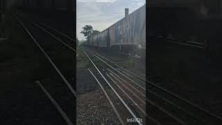 rumo graneleiro carregado de soja passando ontem em Indaiatuba de manhã com 4 locomotiva