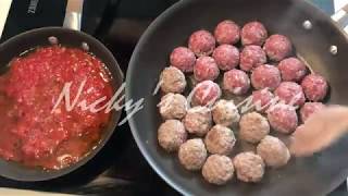 Home Made Meatballs in Light Tomato Sauce // Boulettes de Viande dans la Sauce Tomate