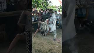 Pocong berulah di siang hari gayz Jathilan Turonggo Mudho Kencono  #kudalumping #senitarikudakepang