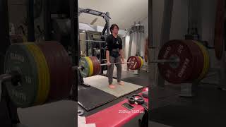 250kg deadlift top single