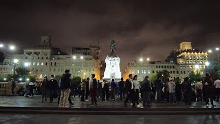 Caminando de noche por la PLAZA SAN MARTÍN, Lima Perú, Abril 2022