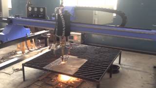 Digicut CNC Oxyfuel & Plasma cutting machine cutting shapes with Common cuts in Oxyfuel