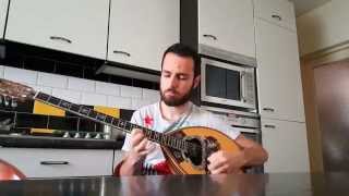 Bouzouki improvising in E minor taksimi