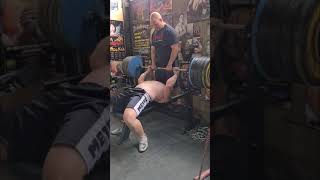 215kg bench with a pause