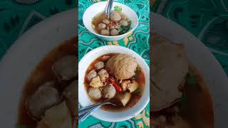 Makan bakso Marco daging cincang #subscribe #bakso #makan