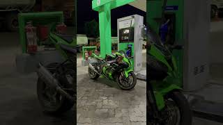 Zx10r refueling🪫#zx10r#kawasaki#trending#viral#rider#bikelover#automobile#shorts