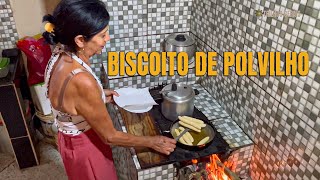 BISCOITO DE POLVILHO NO FOGÃO DE LENHA