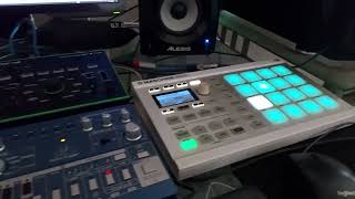 IN THE STUDIO, BEHRINGER TD3, ROLAND TB3, ROLAND FA-06 AND MASCHINE MIKRO MK2, SONG DEMO