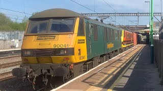 Freightliner 90041 and 90014 passing Tamworth! (20/4/2022)