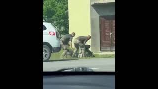 ukraine: la mobilisation forcée continue en plaine rue.