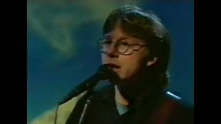 R.E.M. - Love Is All Around - LIVE on swedish TV show "Mark Och Hans Vänner" (SVT) - 3 November 1992