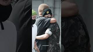 the way vmin hug eo..im cryin #bts #army #vmin