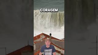 Imagina só ver as ondas Gigantes de Nazaré da sua janela!