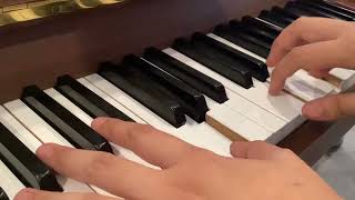 Playing jingle bells in piano