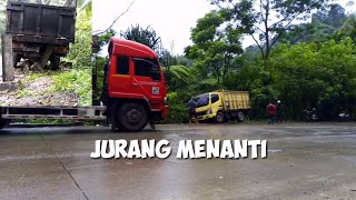 Kecelakaan di sitinjau lauik, truk canter hampir masuk jurang!!!