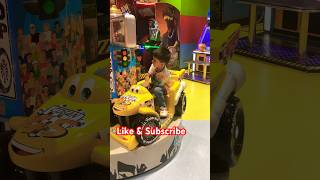 Hiyan 😃🚘 Pretend to Ride on Wheels on the Bus #shorts | Fun with Hiyan | Hiyan & Mommy