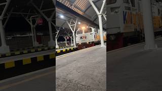 KA Bima di Stasiun Tugu Yogyakarat #keretaapi #kabima #kereta #train #railfans #stasiunyogyakarta