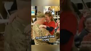 Military Dad Surprises Her Little Girl at School 🥺