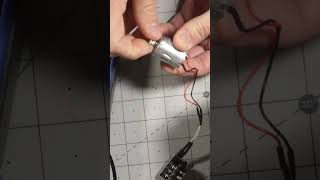 Rock & Roll Experiment: Connecting a DC Motor to a Guitar Amp for Unique Sound Exploration