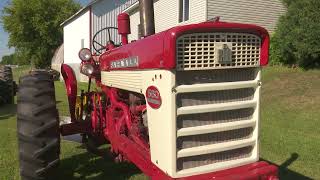 Farmall 560 Gold Plow