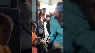 أغاني شعبية هندية 🇮🇳 من قطار ال local في مدينة أجمير شريف  |  local train in ajmer