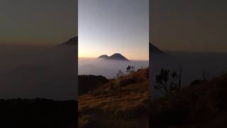 Sunrise Gunung Prau, Seindah ini 🍃 #gunungprau #prauviapatakbanteng